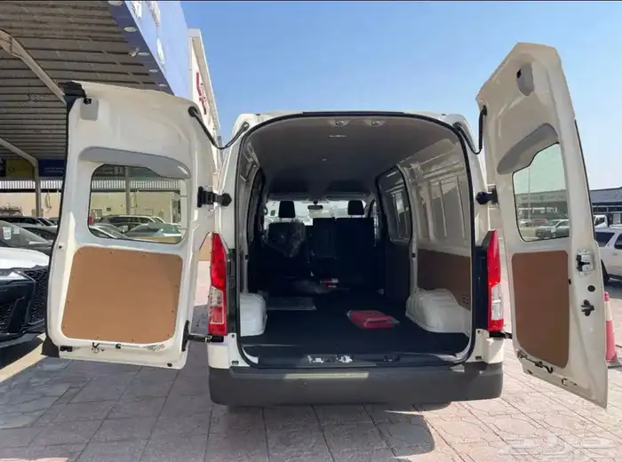 باص بضاعه موديل 2026 ديزل قير اتوماتيك 6