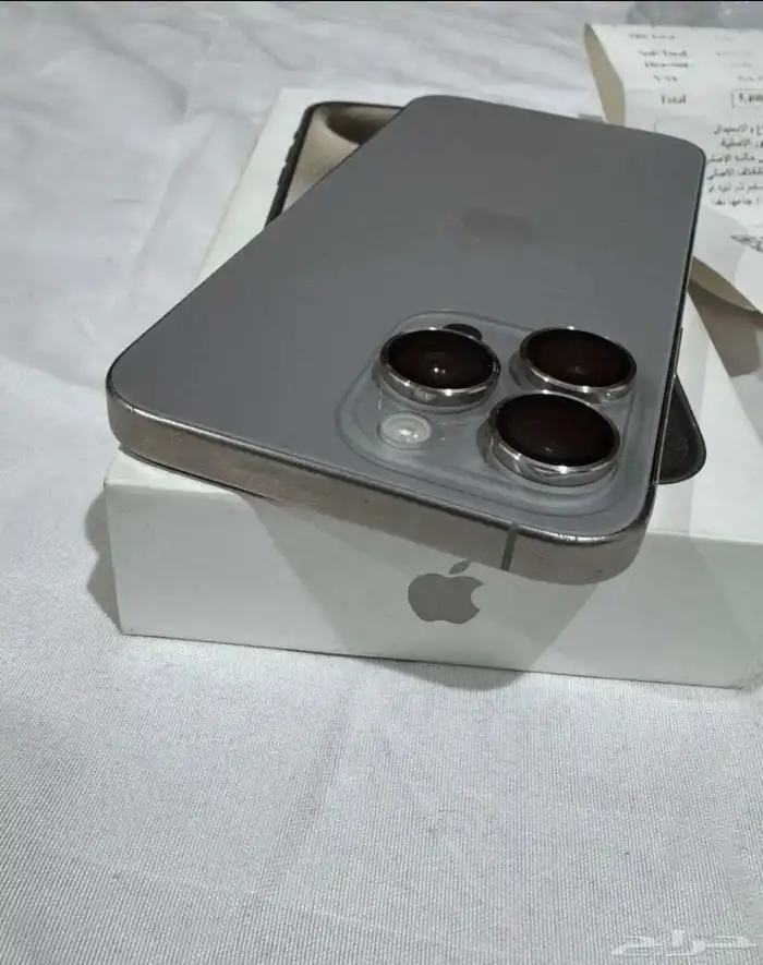 ايفون15برو256 مع كرتونه اخو الجديد 1