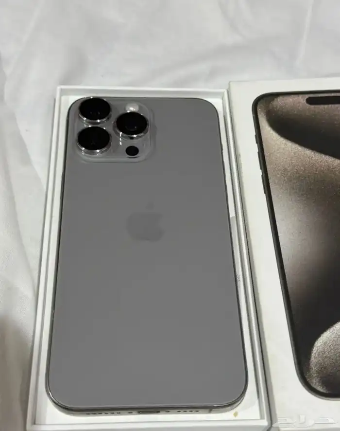 ايفون15برو256 مع كرتونه اخو الجديد 2