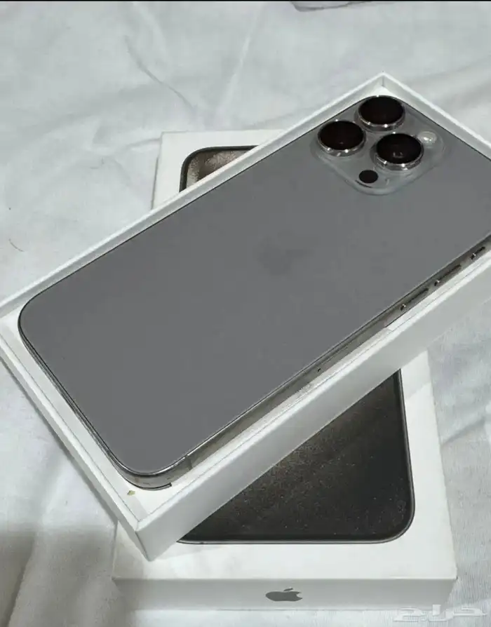 ايفون15برو256 مع كرتونه اخو الجديد 0