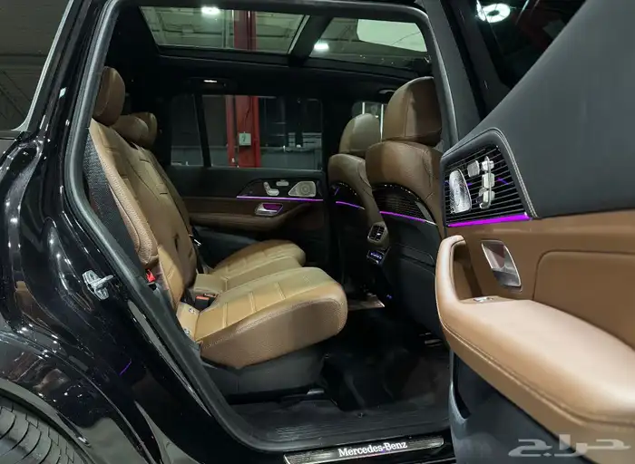 2025 Mercedes-Benz GLS 450 نادر جدا 9