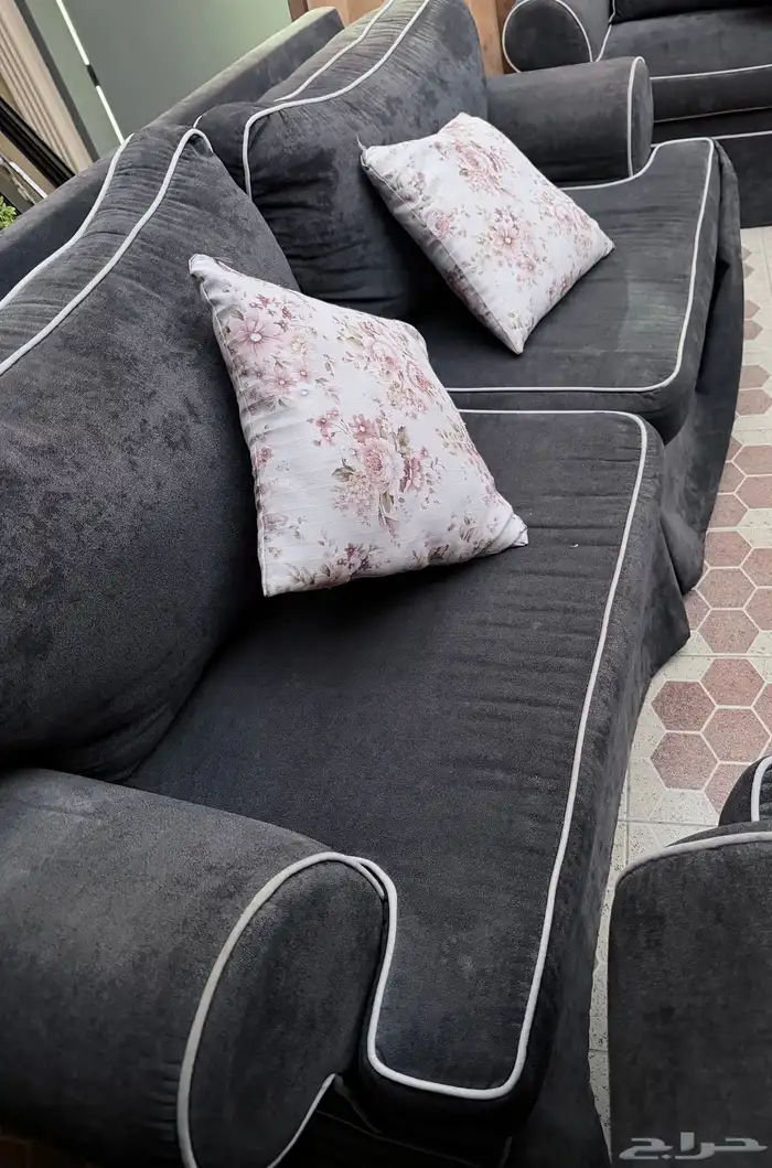 مكيف شباك حديد ودرايش ألمنيوم و كنب واثاث 8