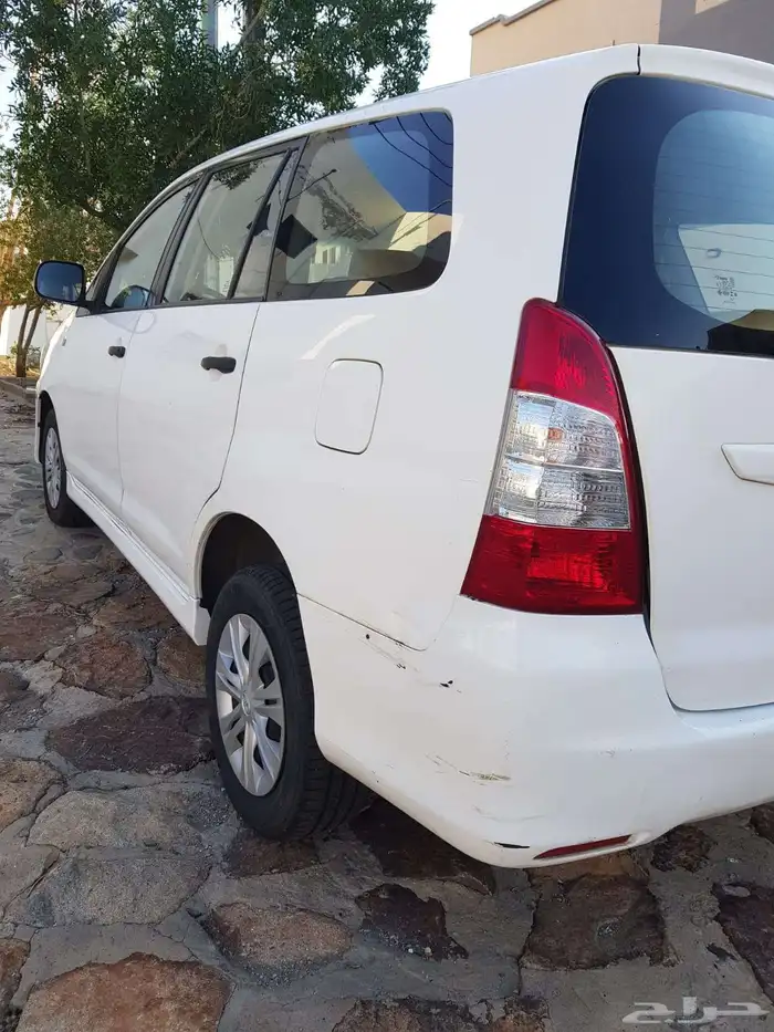 تويوتا انوفا 2015 أبيض ماشيه 110 الف مالك أول 7