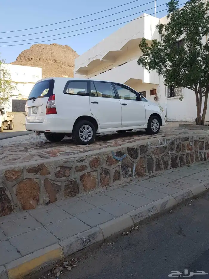 تويوتا انوفا 2015 أبيض ماشيه 110 الف مالك أول 8