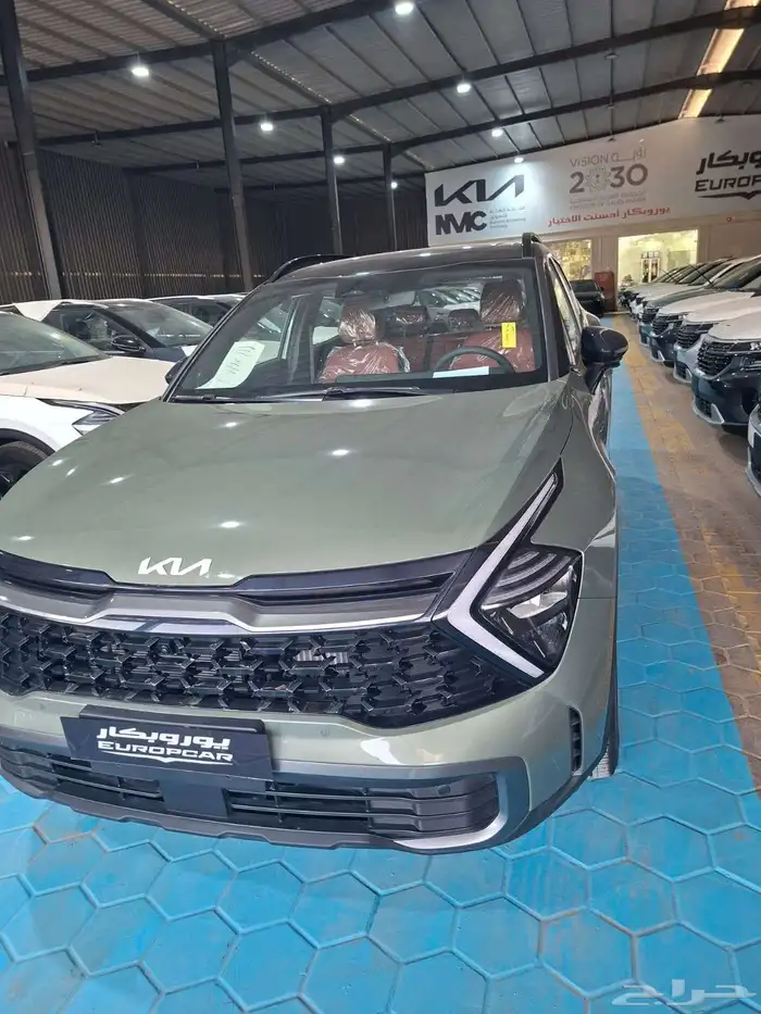 كيا سبورتاج فل كامل زيتي داخلي احمر 2025 2