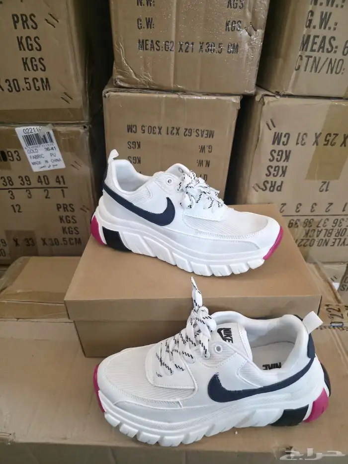 شنط شوزات ساعات جمله وتجزئه لتواصل واتس 1