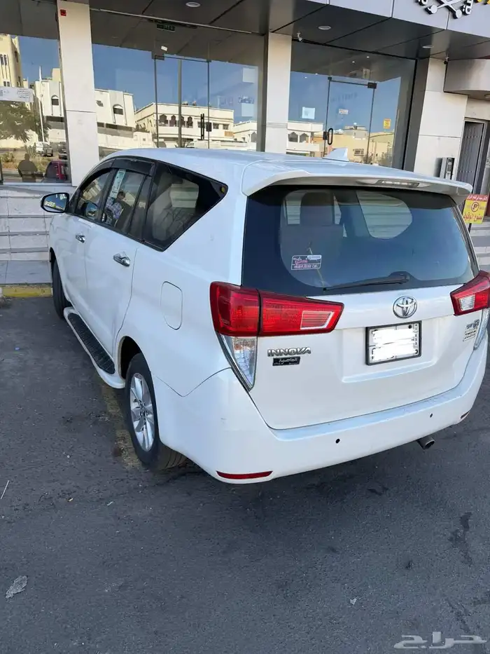 تويوتا انوفا 2018 3