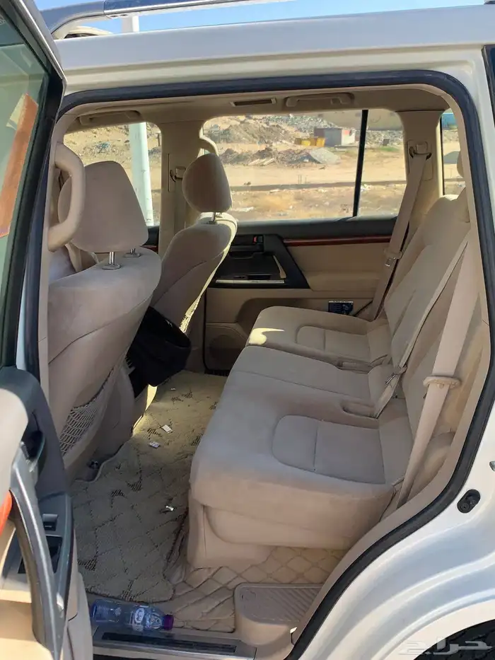 تويوتا صالون 2015 بريمي فل كامل فتحه سقف 3