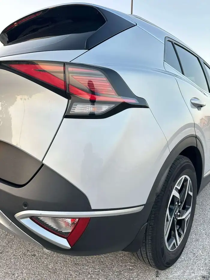 كيا سبورتاج 2023 شبه جديدة 18