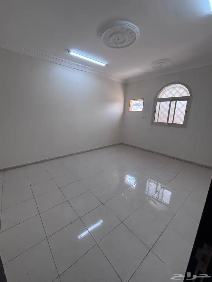 شقه للايجار في السلام 1