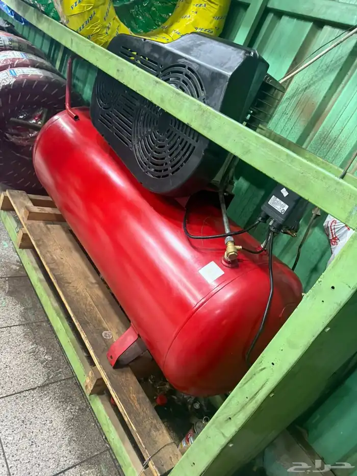 ماطور هواء ايطالي 300 لتر شبه جيد استعمال حاجه بسيطه 0