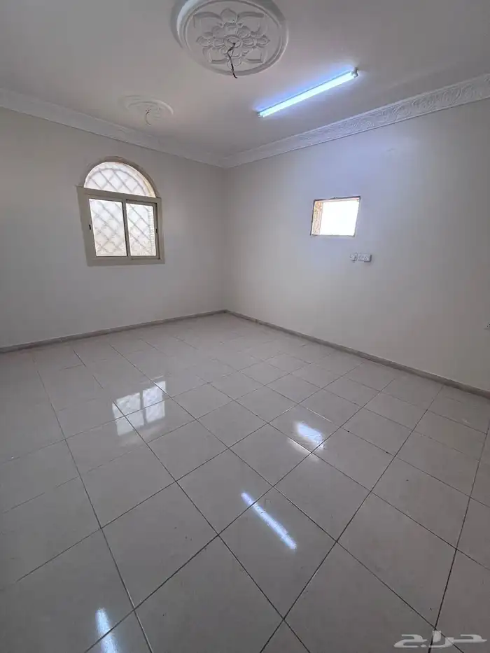 شقه للايجار في السلام 2