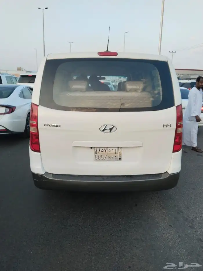 H1 2009 model good condition for sale good location in Qafar 1