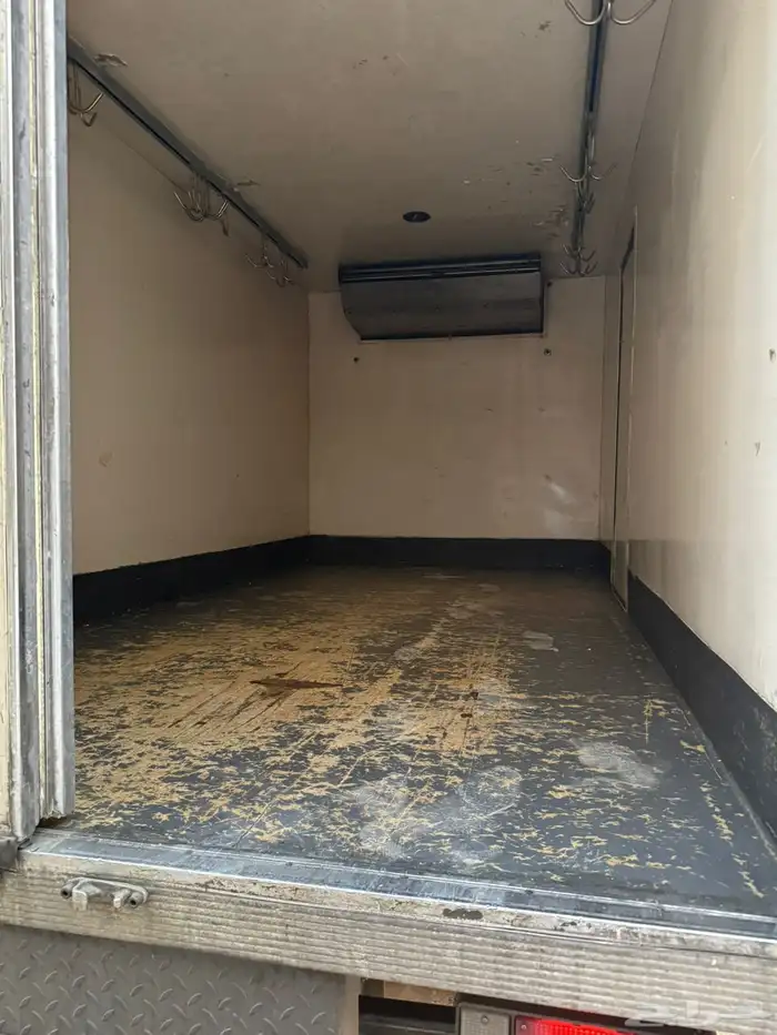 دينا ايسوزو ثلاجة نظيف جدا ممشى قليل 4