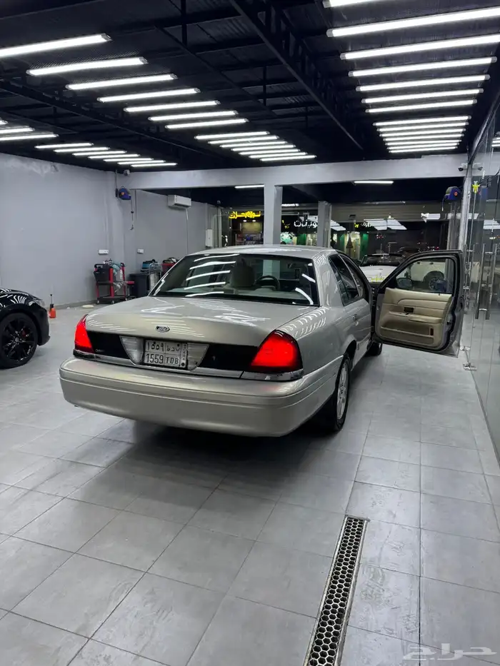 فورد فكتوريا 1