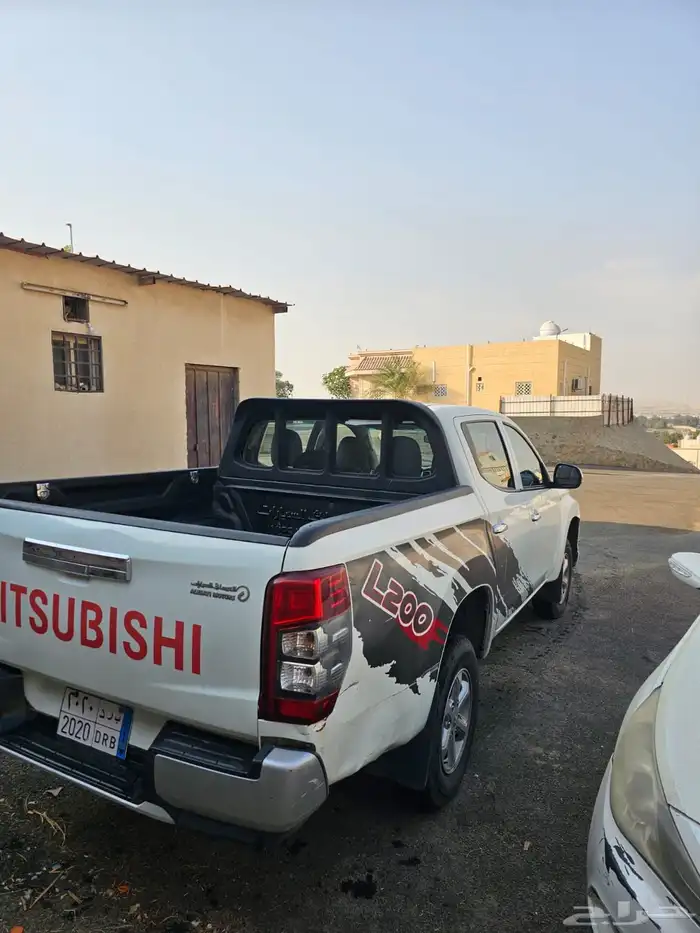 ميتسوبيشي نظيفة جدا  على الشرط مكينة وقير ودبل وشاصيه وارباك 7