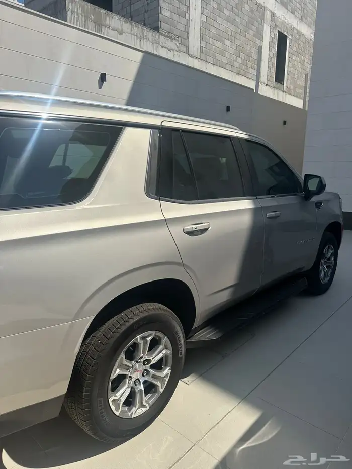 جمس يوكن 2024 SLE ذهبي دبل و ثلاجه 6