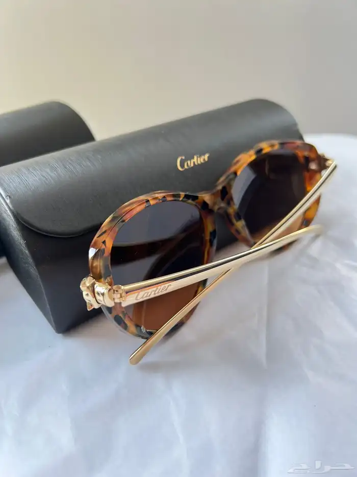 نظارة البانثر من كارتييه اصلية وشبه جديدة مع مرفقات 1