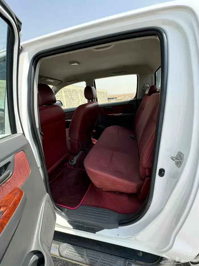 هايلوكس 2015 ديزل دبل S-GLX للبيع 7