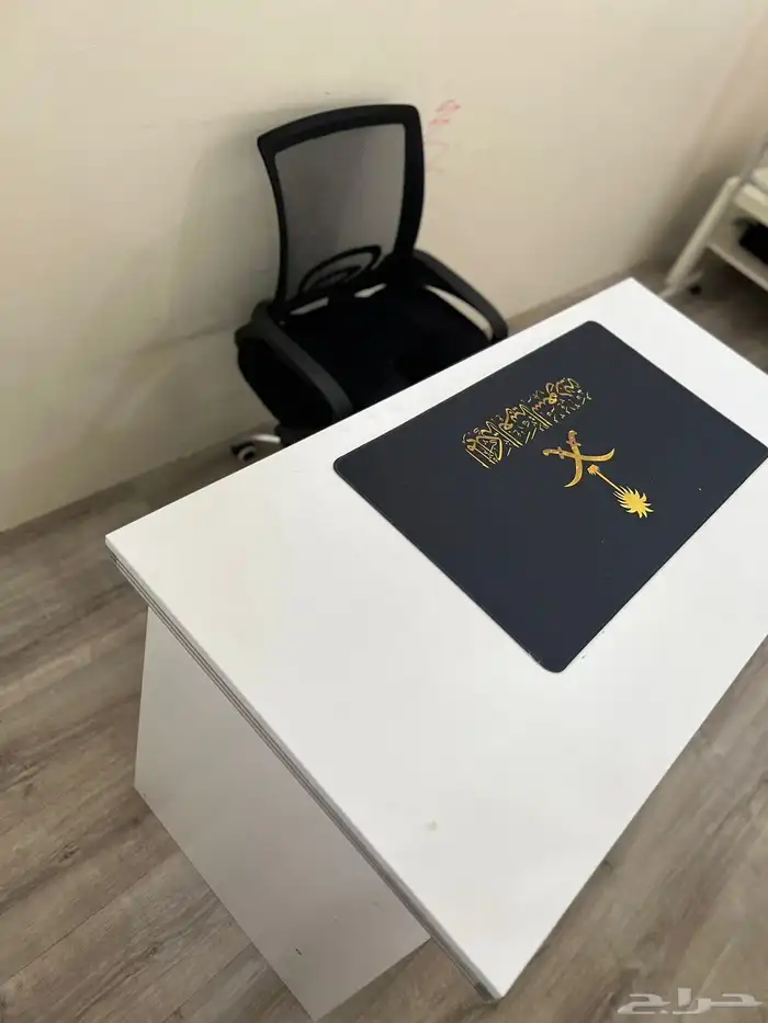 طاولة مكتب 2
