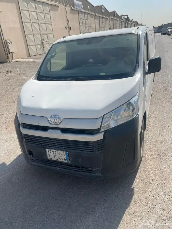 عدد 8 باصات تويوتا هايس بضاعة 3