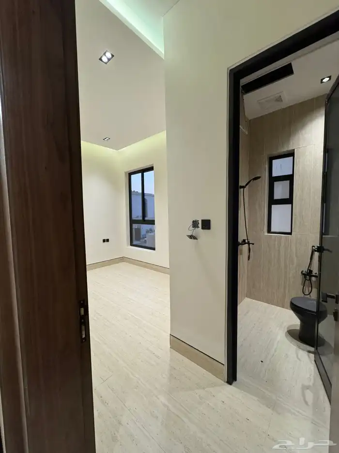 فيلا فاخرة مع شقة في حي البيان 24