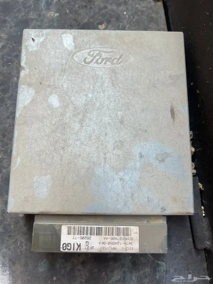 كمبيوتر بوليسي فورد فكتوريا للبيع 1