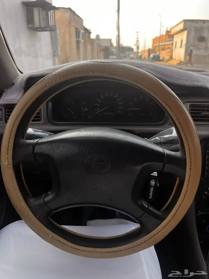 للبيع كامري. 98 5