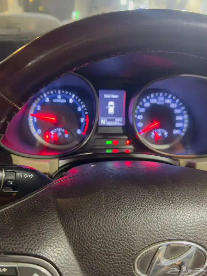 هونداي سنتافي للبيع السياره نظيفه نص فل 4