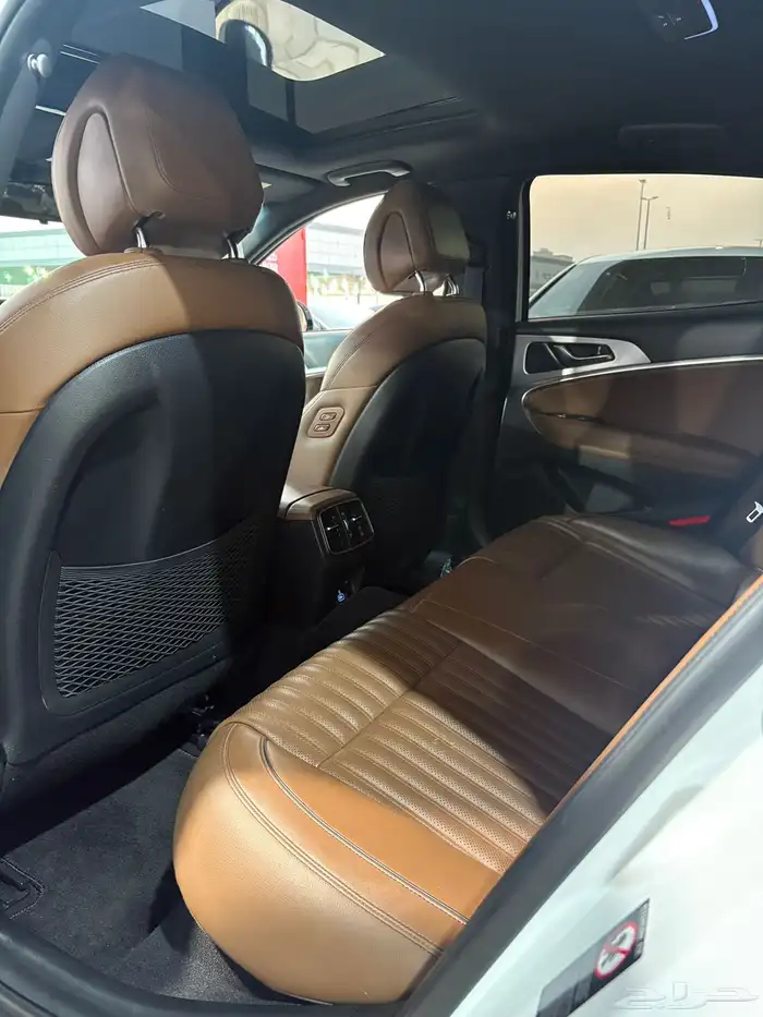 هيونداي جنسيس G70 2020 10