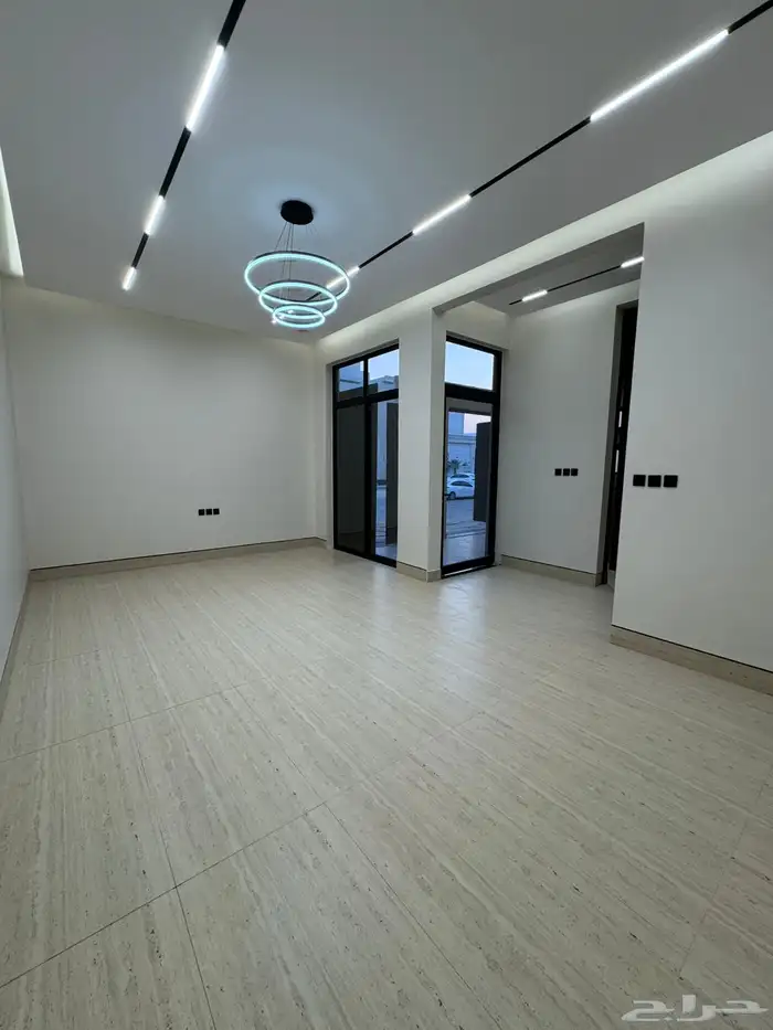 فيلا فاخرة مع شقة في حي البيان 5