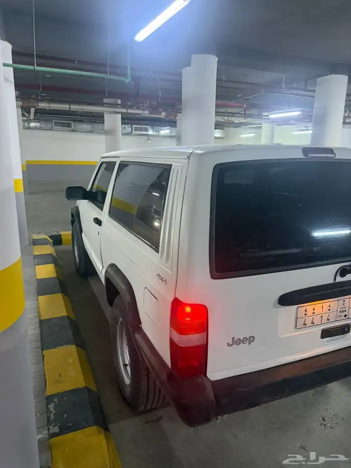 جيب شروكي باب واحد قير عادي موديل 2000 1