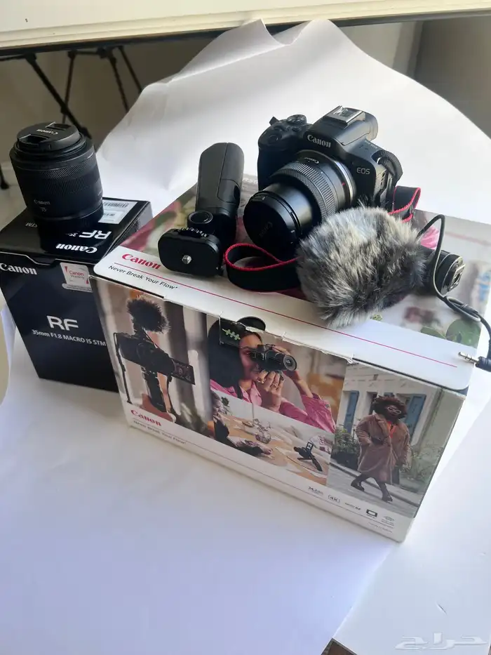 كاميرا Canon EOS R50   عدسة RF 35mm F1.8 7