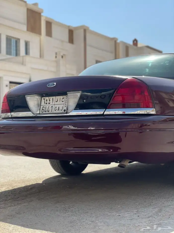 فورد فكتوريا امريكي 2011 1