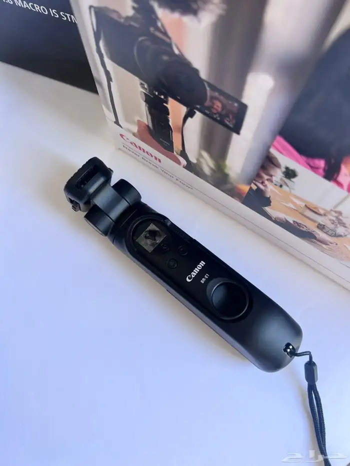 كاميرا Canon EOS R50   عدسة RF 35mm F1.8 6