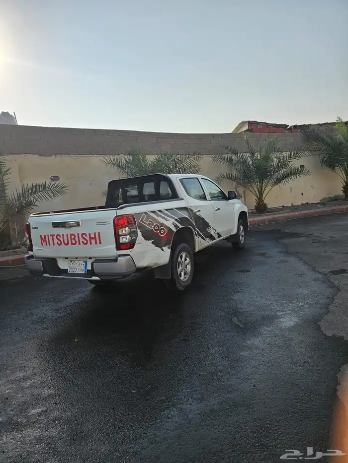 ميتسوبيشي نظيفة جدا  على الشرط مكينة وقير ودبل وشاصيه وارباك 5