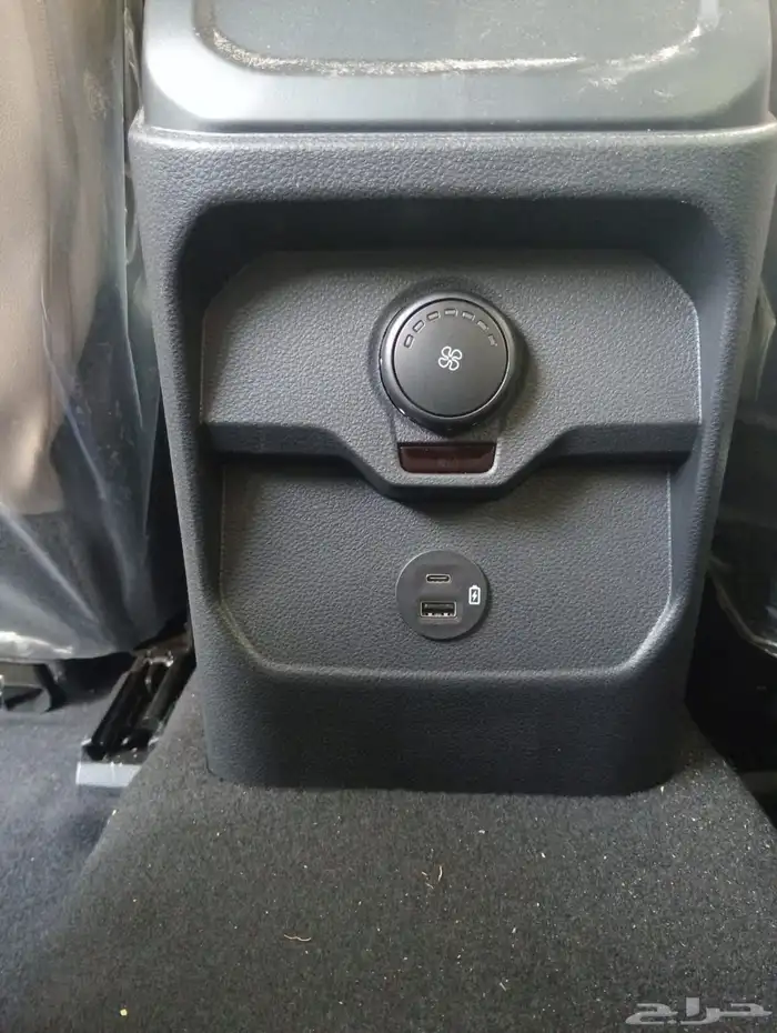 فورد إيفريست XLT دبل بنزين 2025 اسود الناغي 19