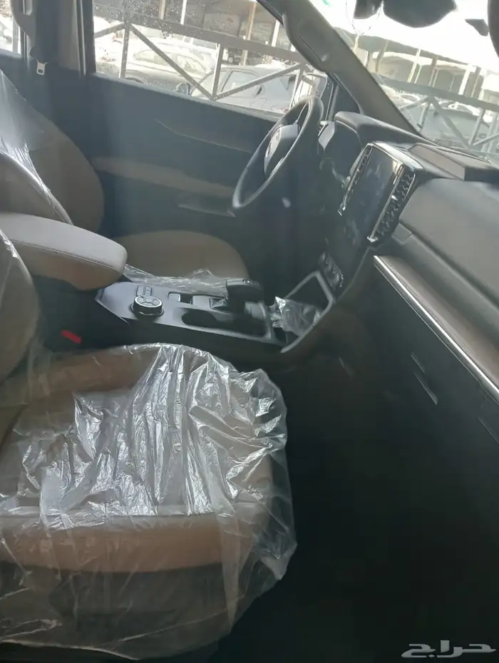 فورد إيفريست XLT دبل بنزين 2025 اسود الناغي 6