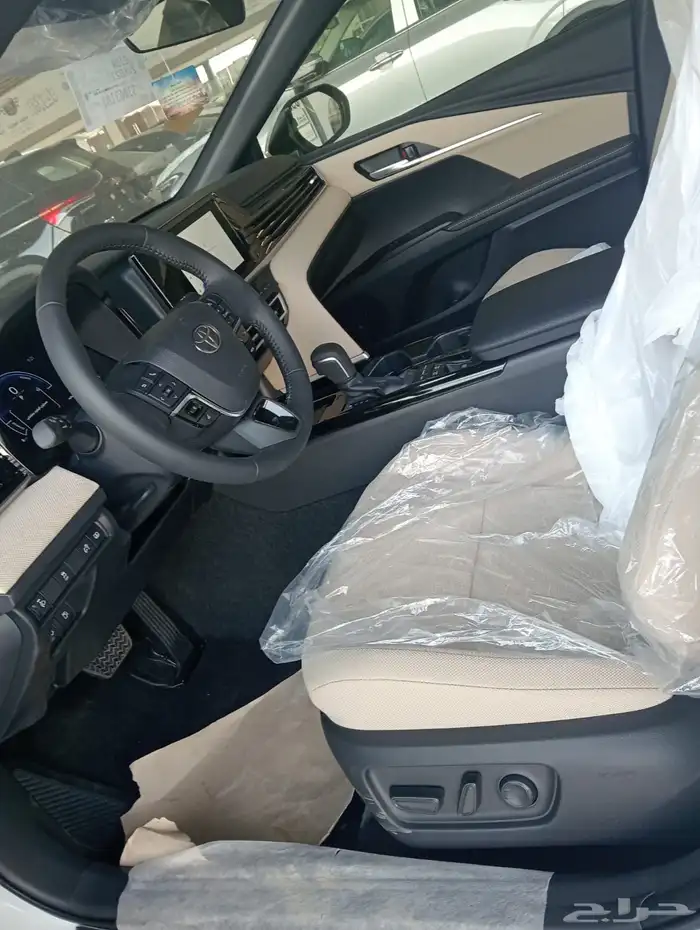 تويوتا كامري LE هايبرد 2025 ال اي 116725 5