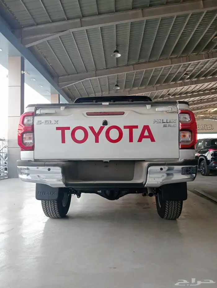 هايلوكس غمارتين 4 4 S-GLX أوتوماتيك بنزين 2025 17