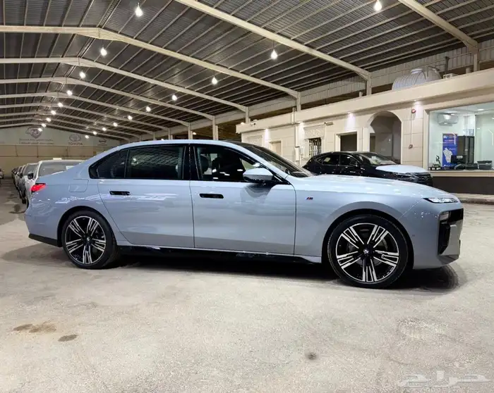 بي ام دبليو 735i 2026 وارد الناغي 4