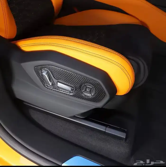 قطعتين كاربون مقاعد اماميه اوروس 2019-2024 1