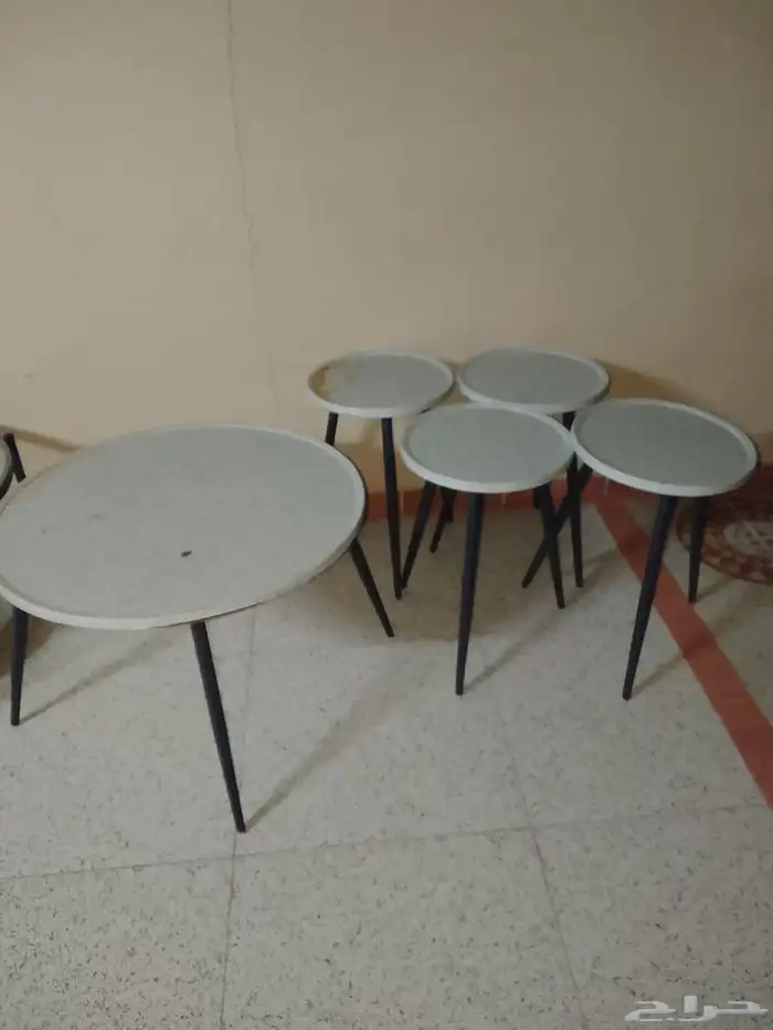 طاولة خشبية 5قطع للبيع بقيمة 130ريال 0