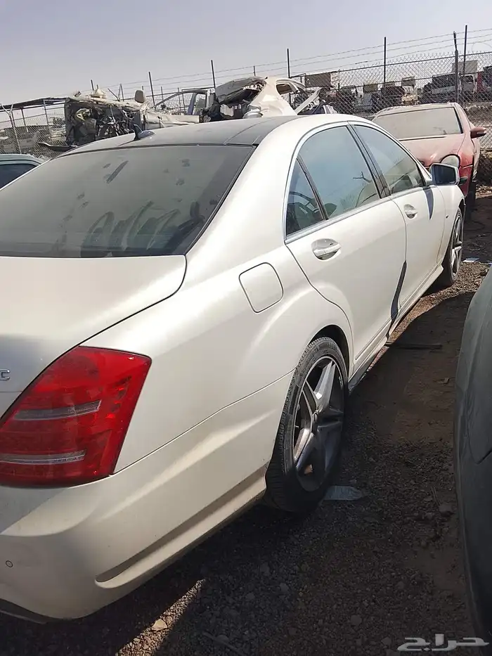 مرسدس بنوراماء موديل 2011 1