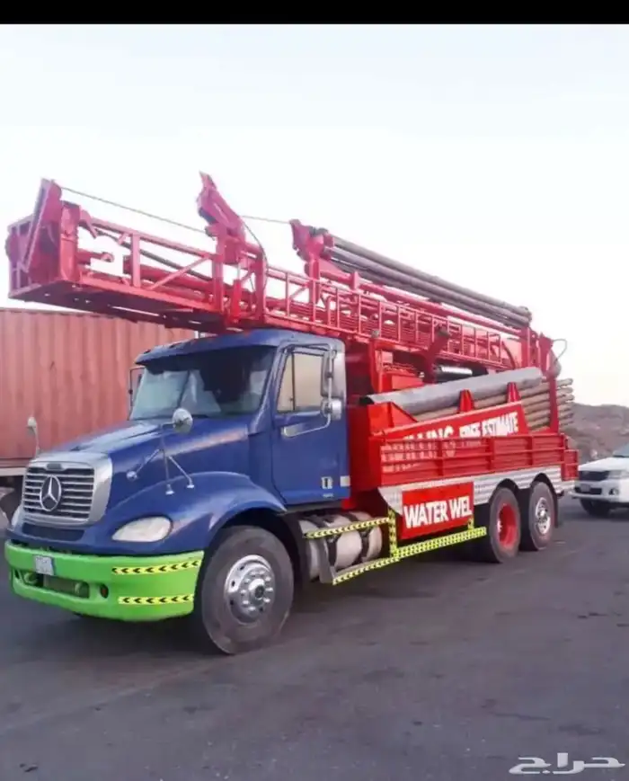 حفار آبار ارتوازية 1