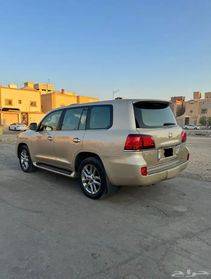 جيب لكزز 2011 نظيف 4