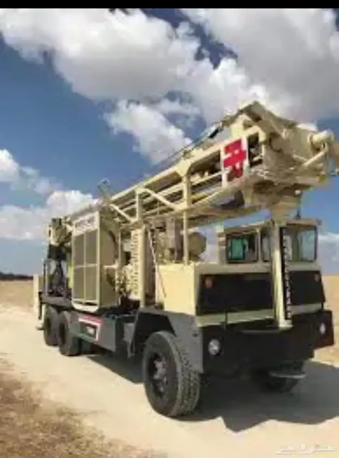 حفار آبار ارتوازية 0