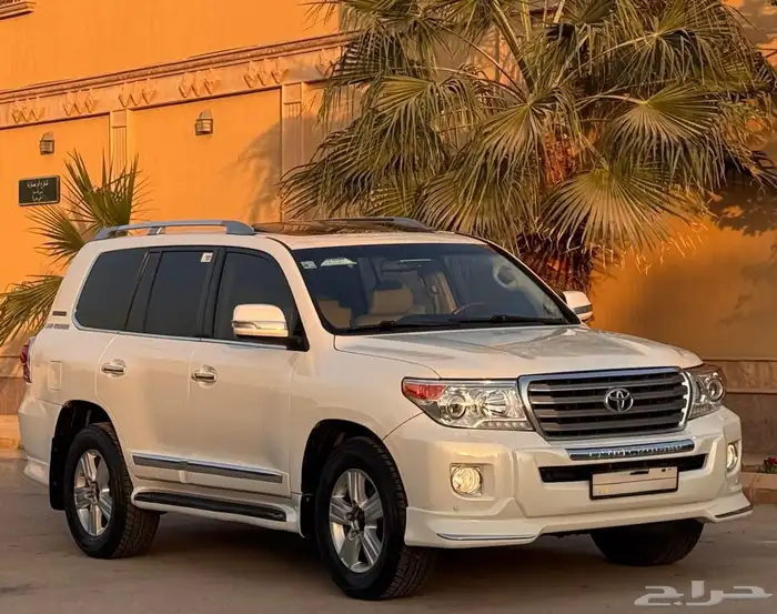 لاند كروزر 2015 GXR.8 بريمي 3