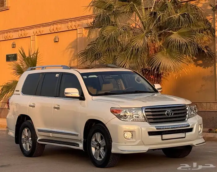لاند كروزر 2015 GXR.8 بريمي 0