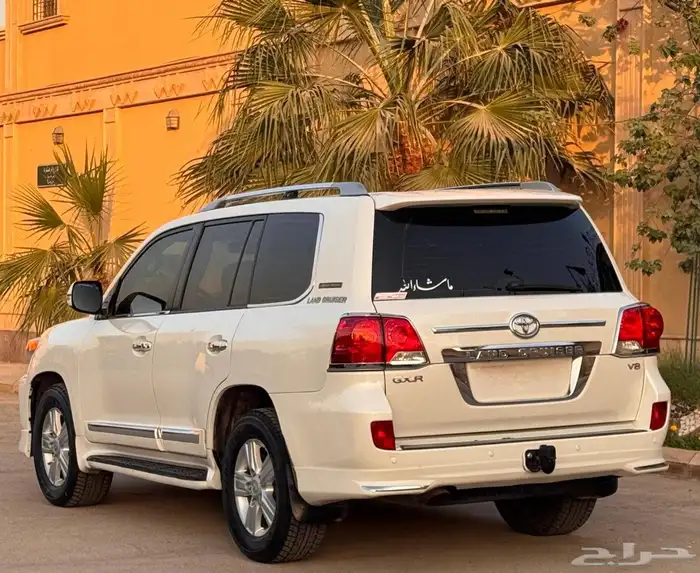 لاند كروزر 2015 GXR.8 بريمي 6